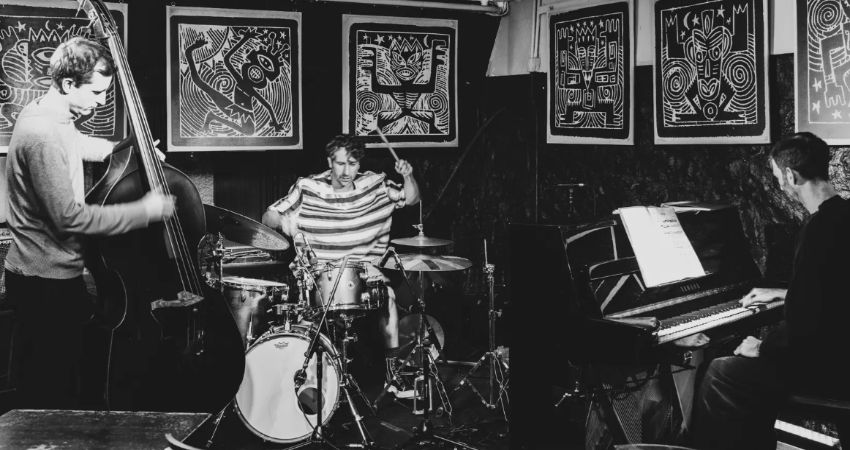 WEIRDSHIRE PRESENTS THE SEAN NOONAN TRIO 