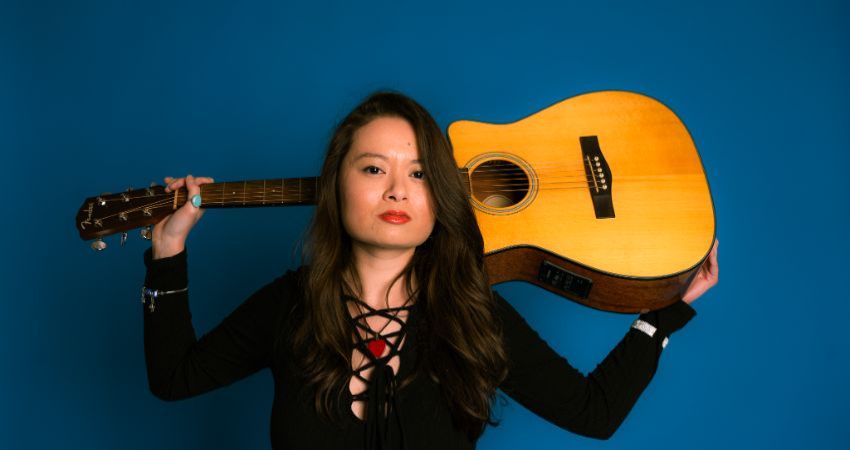 LAURA LOH (FULL BAND) 