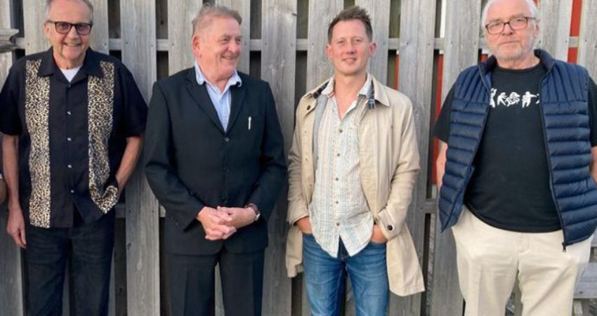 Geraint Watkins and the Mosquitoes
