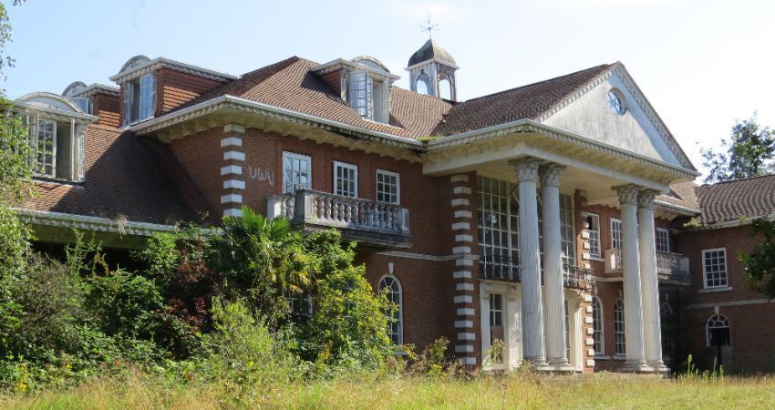 EAST FINCHLEY TO GOSPEL OAK: MANSIONS & LOST RIVERS WITH AUTHOR PAUL TALLING 