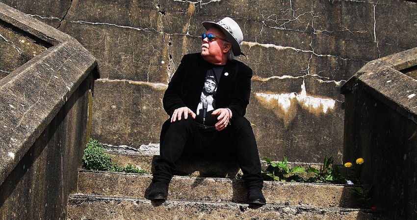 AN EVENING WITH SONGDOG AT CAFE NO9 