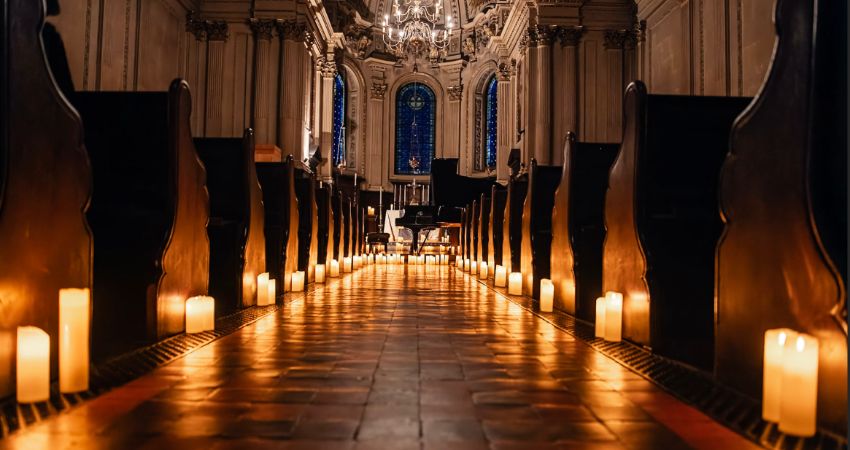 RHAPSODY IN BLUE BY CANDLELIGHT 