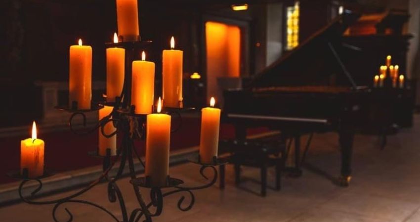 MOONLIGHT SONATA BY CANDLELIGHT 