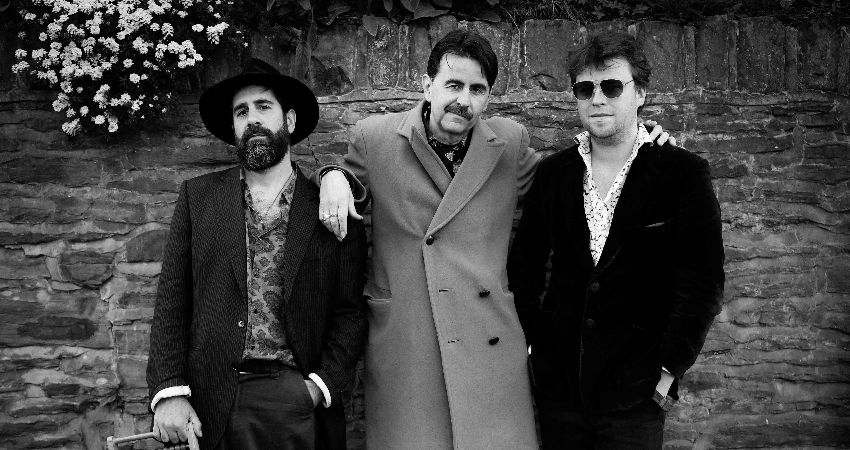 GABRIEL MORENO AND THE QUIVERING POETS -WORTHING- 