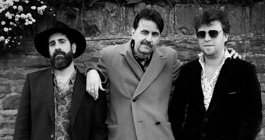 GABRIEL MORENO AND THE QUIVERING POETS -GIBRALTAR- 