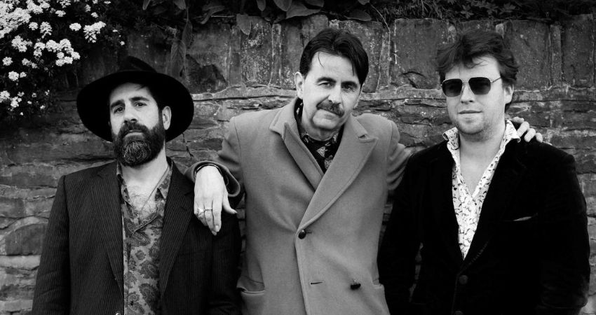 GABRIEL MORENO AND THE QUIVERING POETS -GIBRALTAR- 