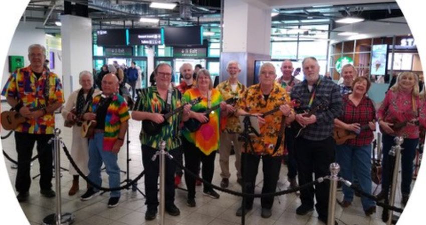 Sandy Ukulele Group - Halloween Rocks!