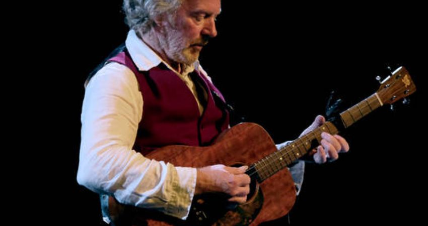 Reg Meuross in Concert on Friday 24th April 2026 