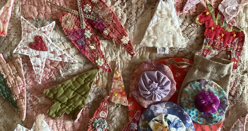 Festive Folk Art: hand-stitched decorations made with vintage fabrics 