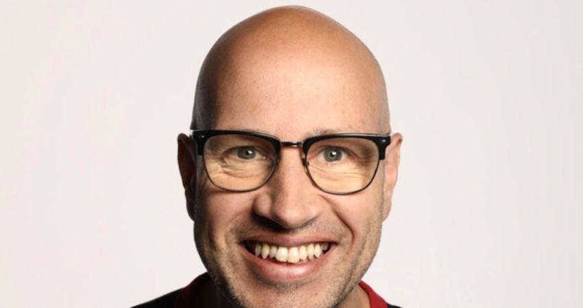 Comedy Night Live with Headliner Sam Avery 