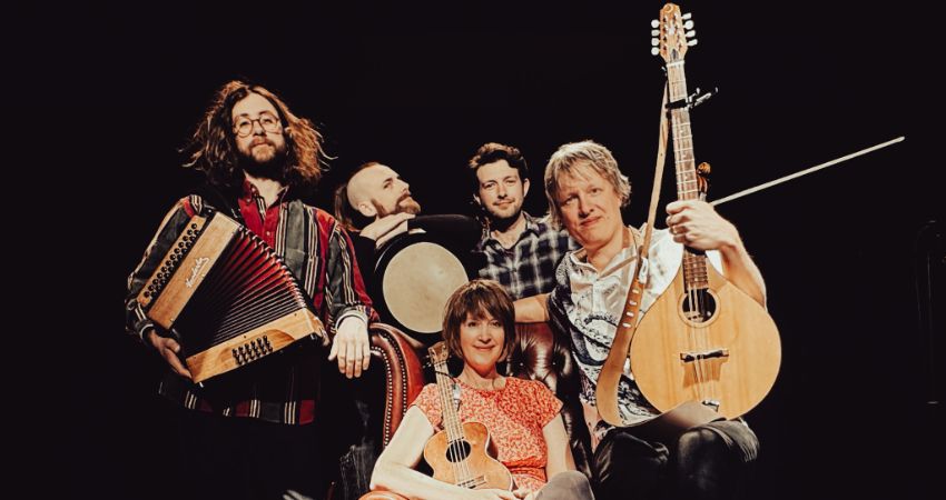 SoundBox presents: Honey & The Bear 