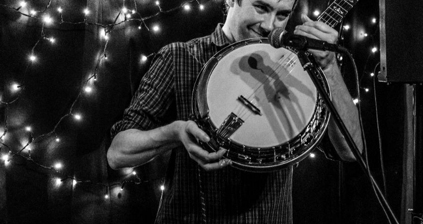 Dan Walsh (with Fish From Oblivion) 