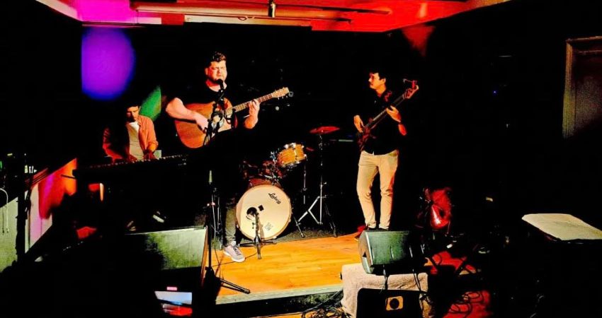 iaatm=Rich Rainford /The Dirty Sock Puppets/ Neon Teepee/Cedars Of Lebanon/midori wave/Jay McKechnie 