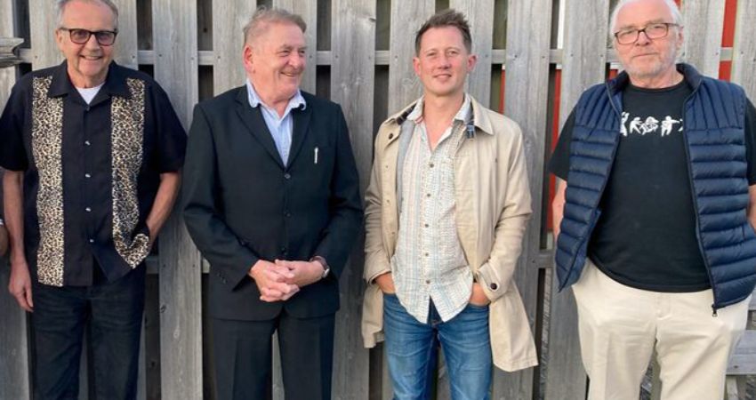 GERAINT WATKINS and the MOSQUITOES