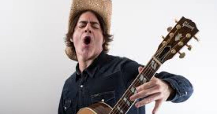 Christian Reilly headlines our November night at Shelford Rugby Club!