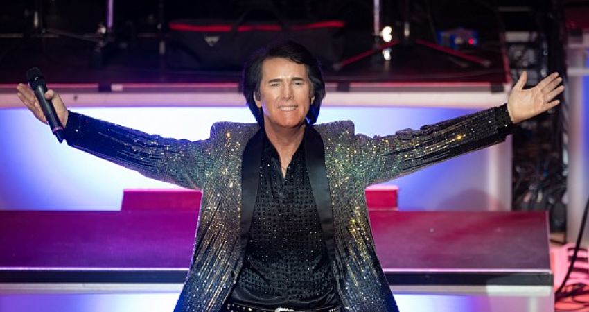 A tribute to Neil Diamond and Elvis Presley 