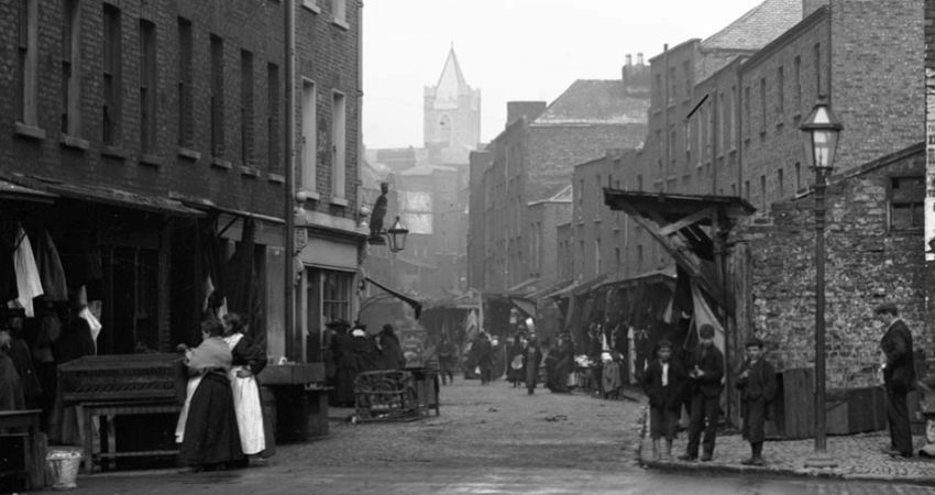 CREATIVE READING: WHAT WRITERS CAN LEARN FROM THE SHORT STORIES OF JAMES JOYCE 