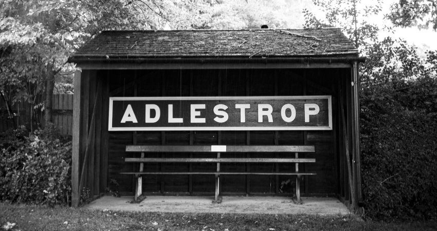 CREATIVE READING: WHAT WRITERS CAN LEARN FROM THE POETRY OF EDWARD THOMAS 