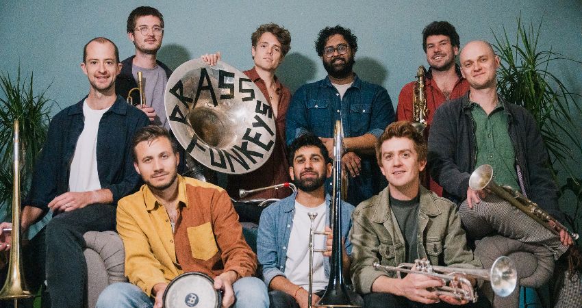 BRASS FUNKEYS 