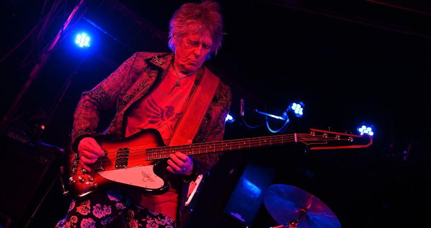 Martin Turner (ex Wishbone Ash) 