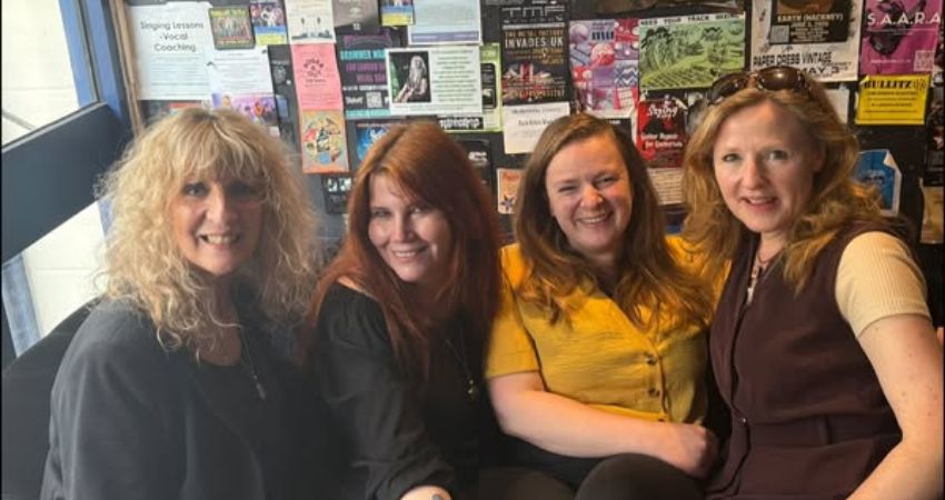 Women of Folk, live at Rosslyn Court 