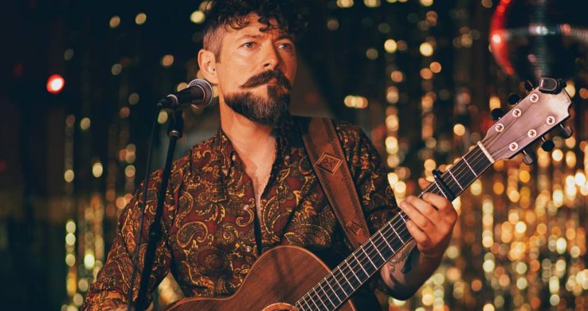 An evening with Niall McCabe at Cafe No9 