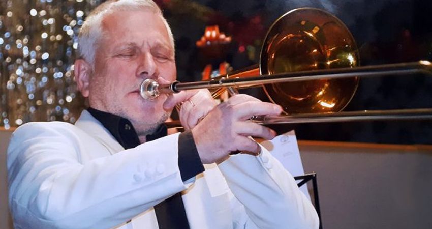 Richard Leach’s Street Band 