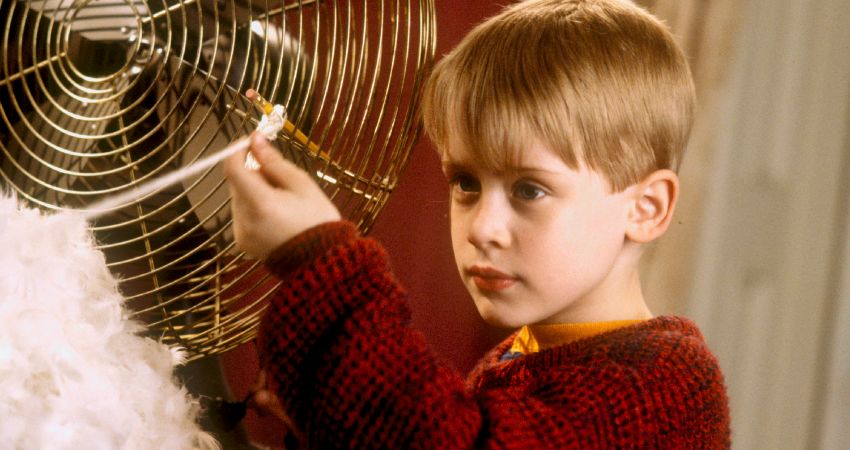 HOME ALONE 