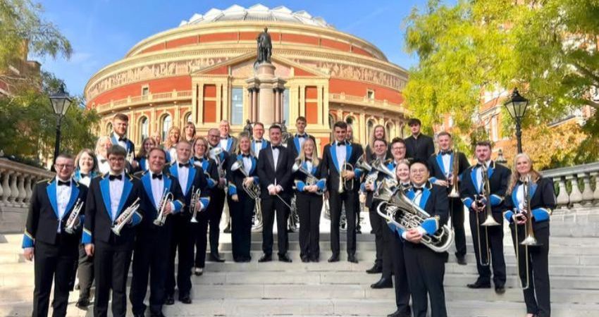 Christmas Brass and Voices 