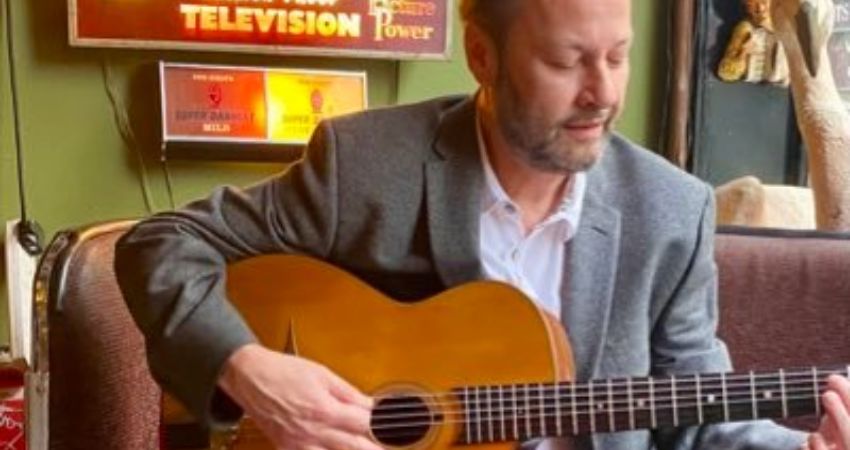 Gypsy jazz  workshop with Jonny Hepbir at Rosslyn Court 