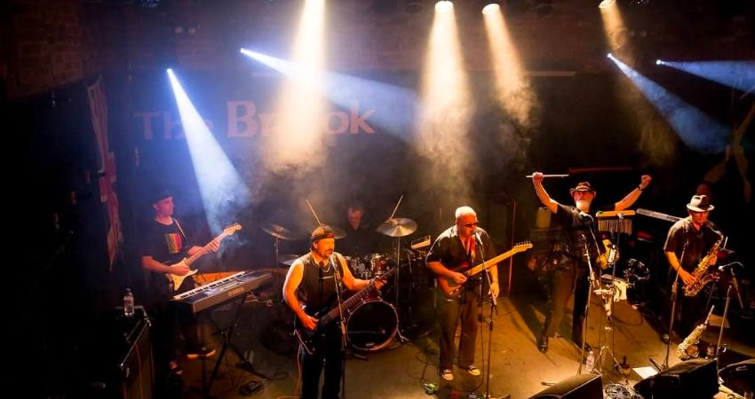 RU40 - UB40 Tribute Band 