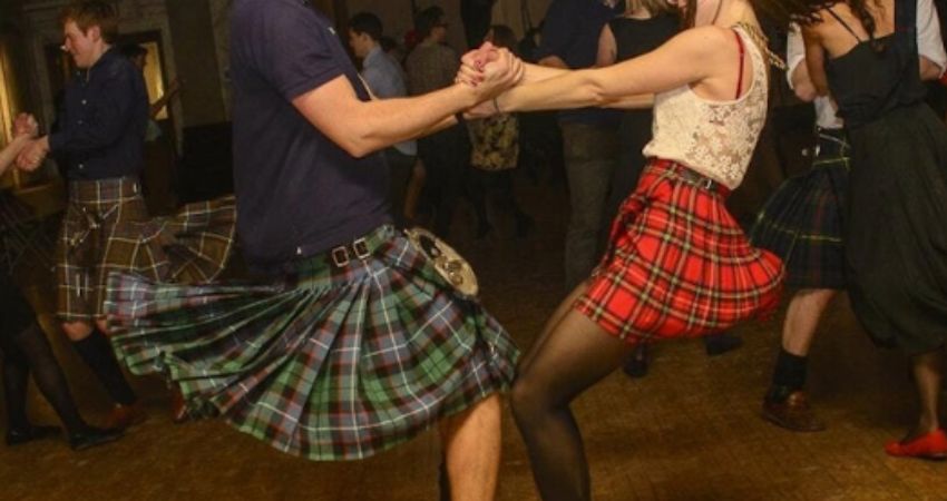 Hogmanay Hoolie - Auld Acquaintance!