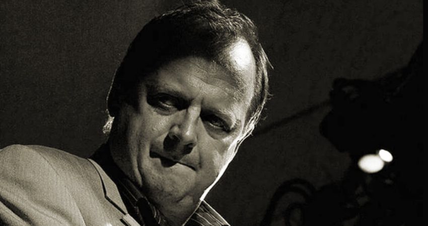 ALAN BARNES: THE INTIMACY OF THE BLUES 