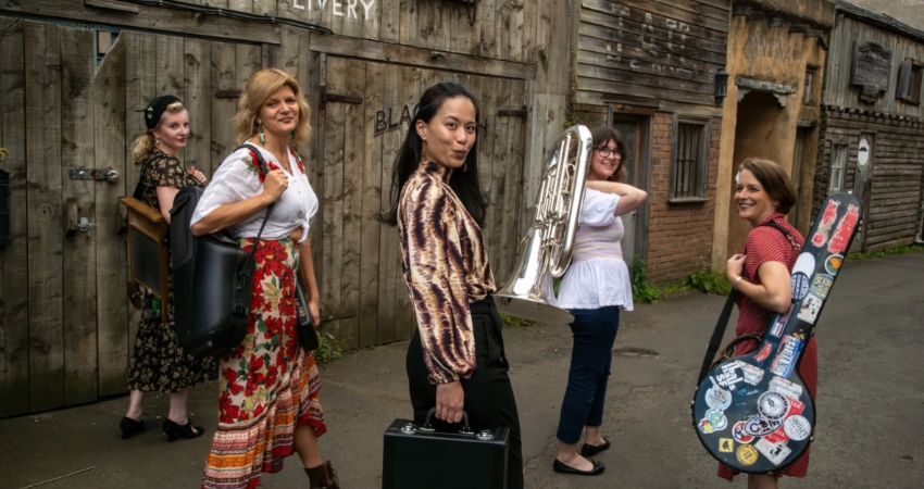 The Travelling Janes 