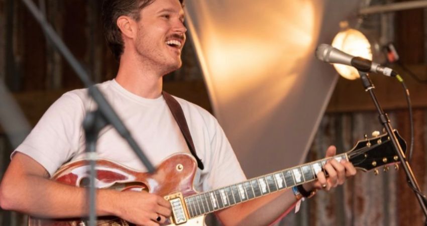 Luke Jackson in concert