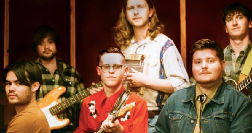 Laurence Kingston + his backing band 