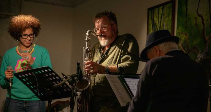 Mama Tokus & friends at Café Momus