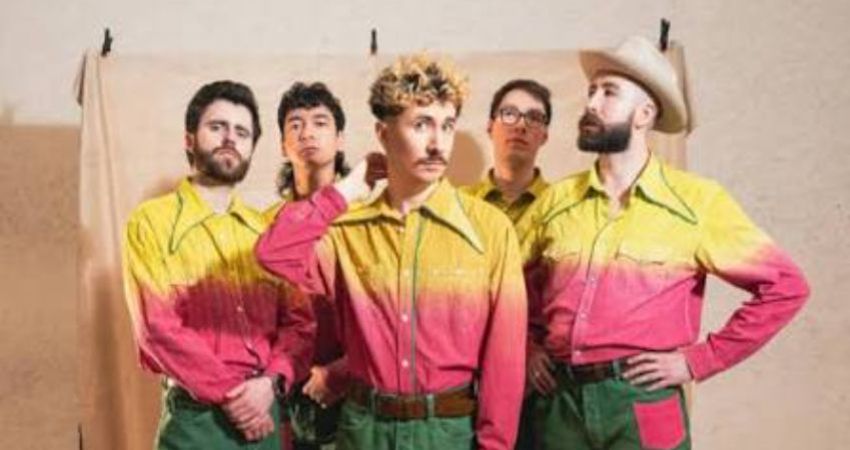 Youth Sector play the SHINDIG 