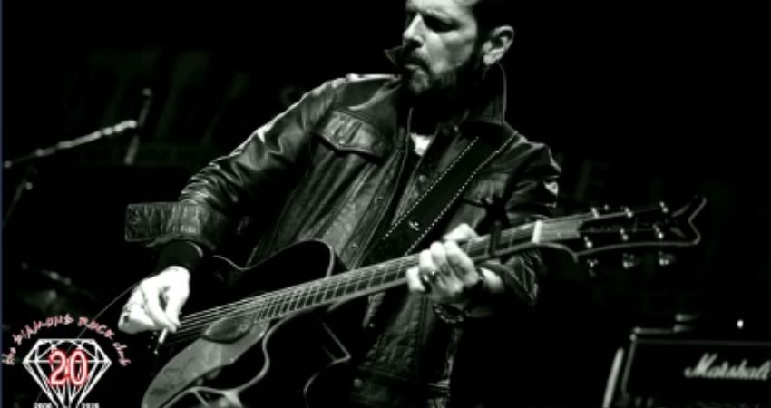 Ricky Warwick 