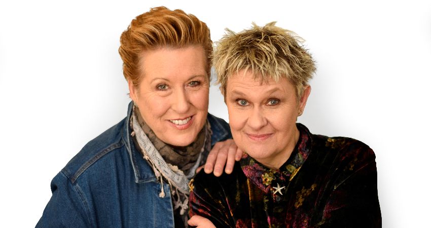 Chris While & Julie Matthews 