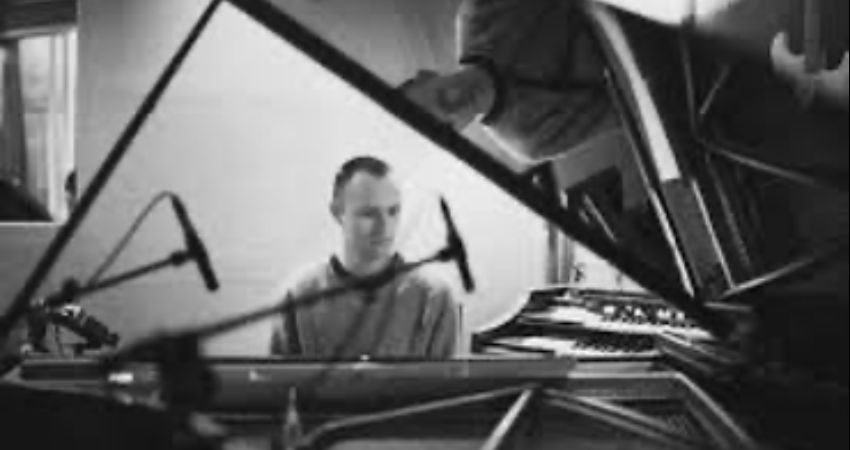 Reuben Goldmark Trio - Jazz piano, bass, drums 