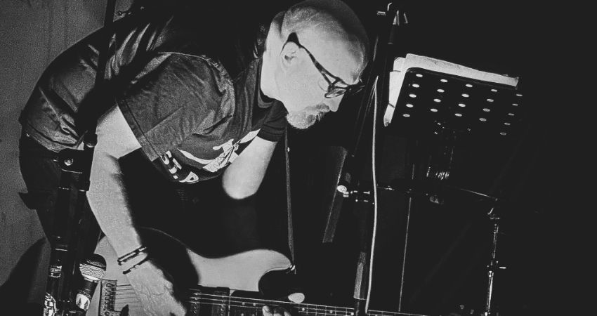 Skull Puppets + Table football 