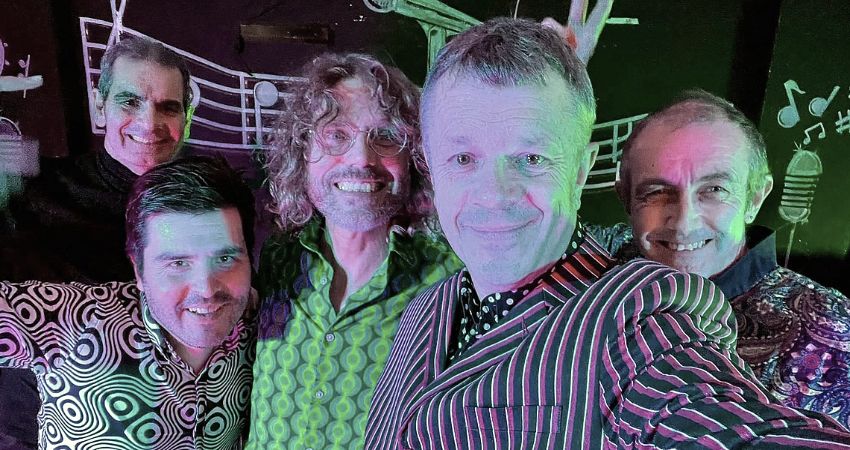 The High Tones - The Sounds of the Sixties! 