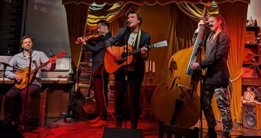 The Thumping Tommys at Jamboree 