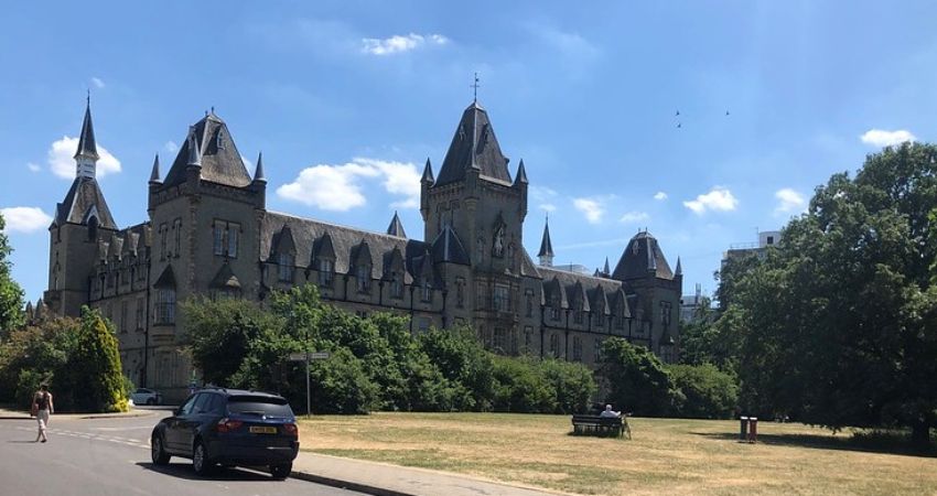 Art Treasure Hunt Under The Grandeur of The Gothic Beauty of Royal Victoria