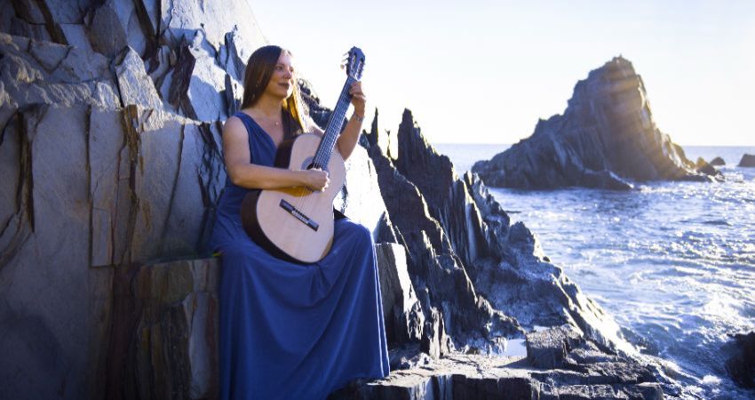 Alison Smith - Cawsand Bay Guitarfest 