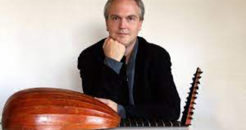 Jakob Lindberg plays Dowland