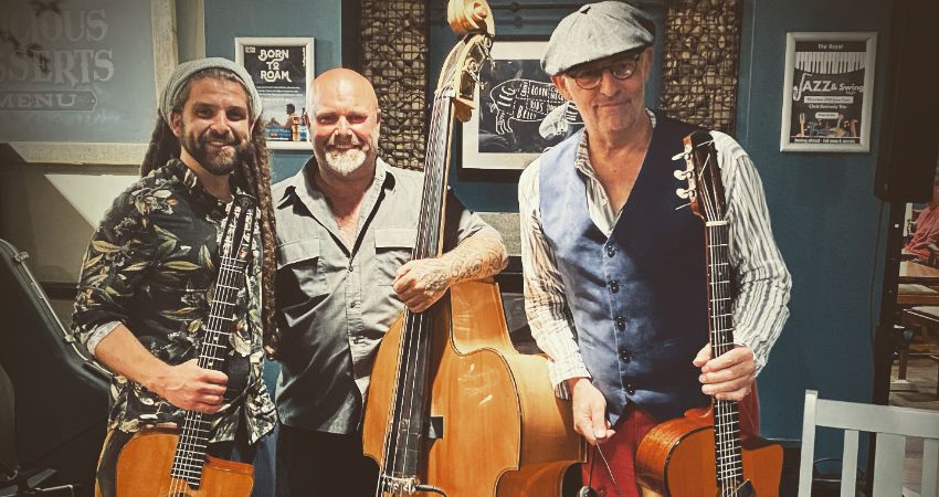 Manor Manouche - Thomas Abrahams+  live at Rosslyn Court 