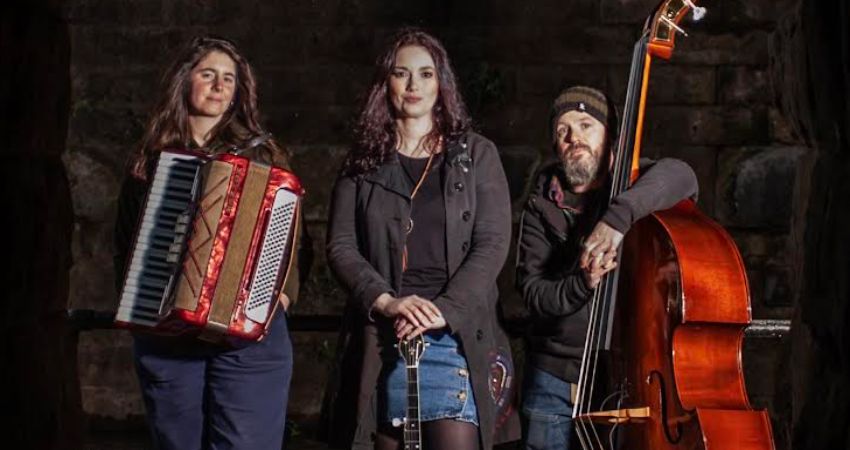 An evening with Banjo Jen at Cafe No9 (the first of two back to back shows) 