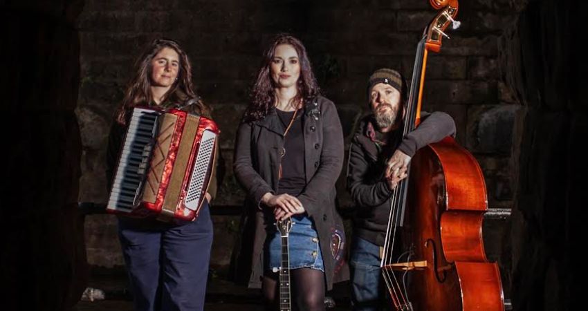 An evening with Banjo Jen at Cafe No9 (the second of two back to back shows) 